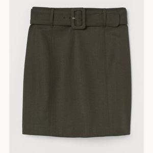 NWOT H&M women's dark khaki green belted woven high waisted mini skirt, size 6